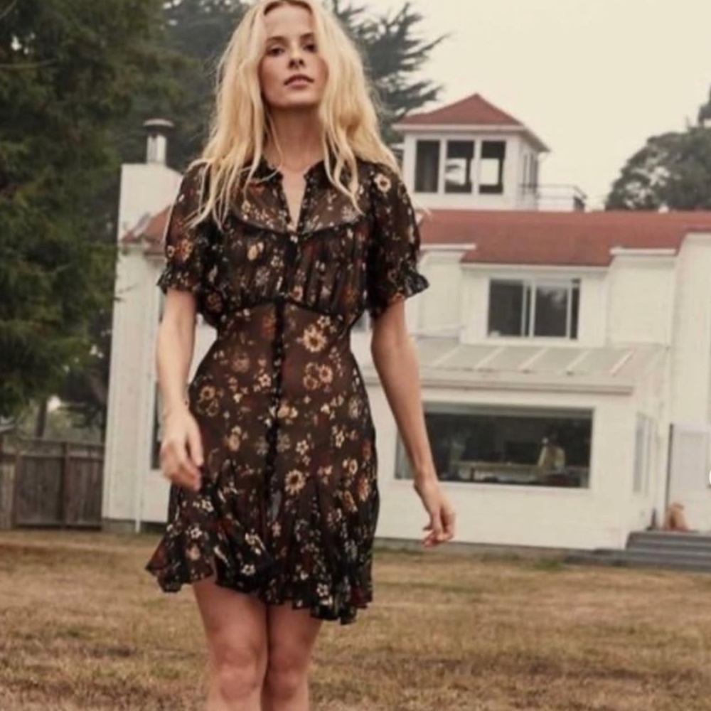 Doen Mira Dress in Champagne Floral size medium NWT